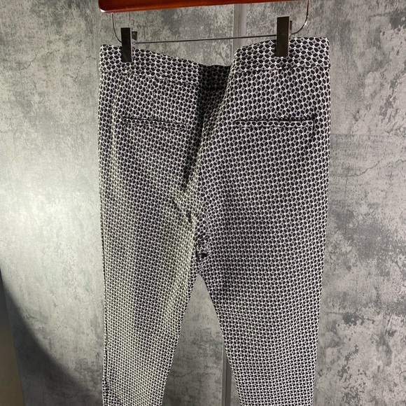 Amanda and Chelsea stretch leggings - Picture 2 of 2